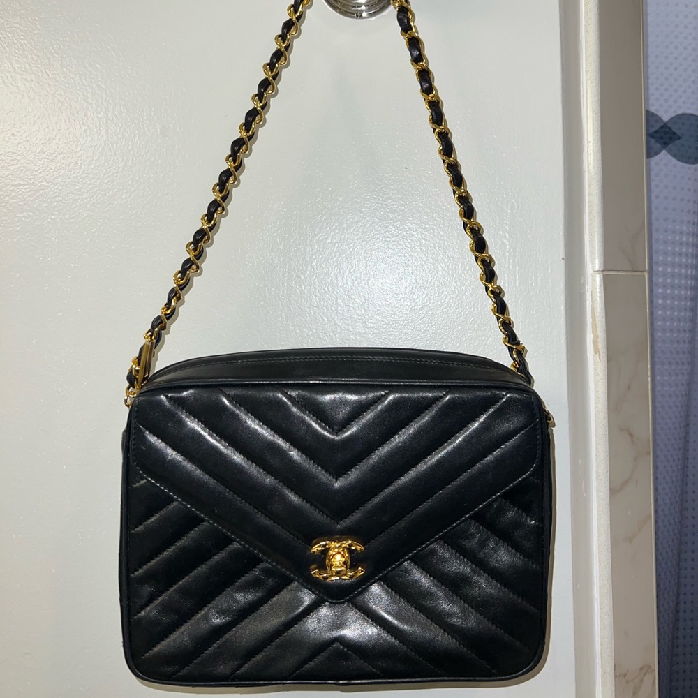 ‼️RARE‼️ Vintage Black Chanel Quilted Shoulder Bag